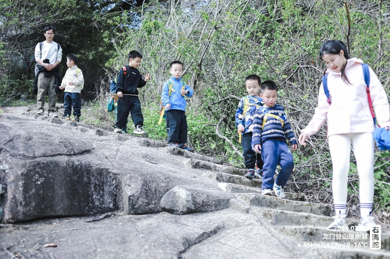 为黑马佛得角的逆袭欢呼,也要警醒单一评价对人才的扼杀 | 右满舵2026年秋季徒步成长课发布 配图7